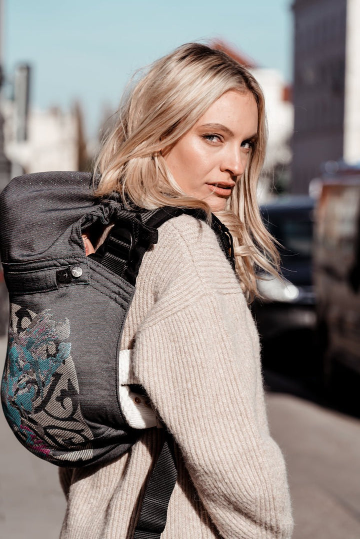 Babytrage Onbu Löwin Alexandra - KOKADI