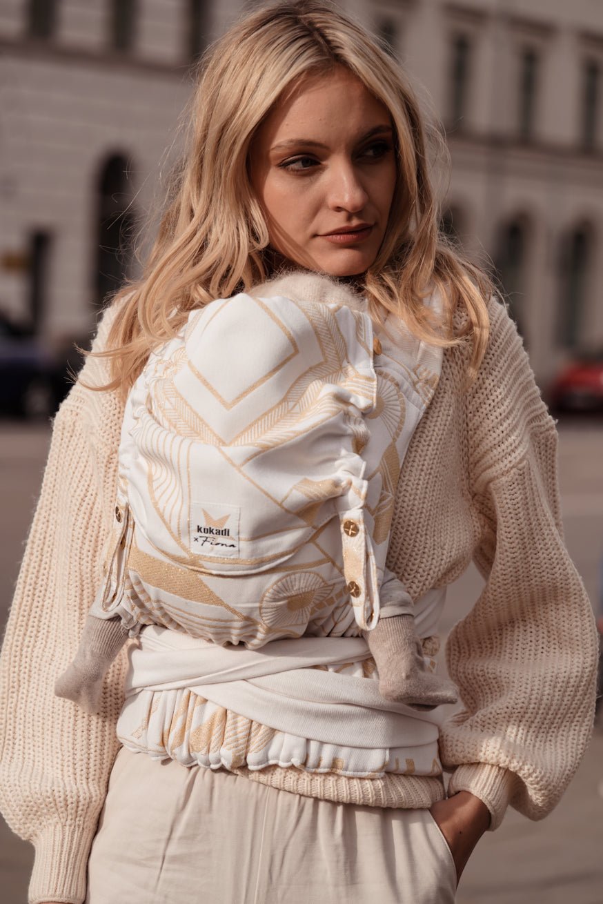 Babytrage TaiTai Goldschatz by Fiona Erdmann - KOKADI